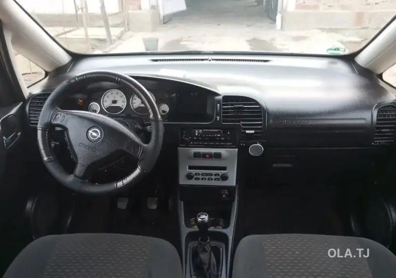 Opel Zafira,  2004