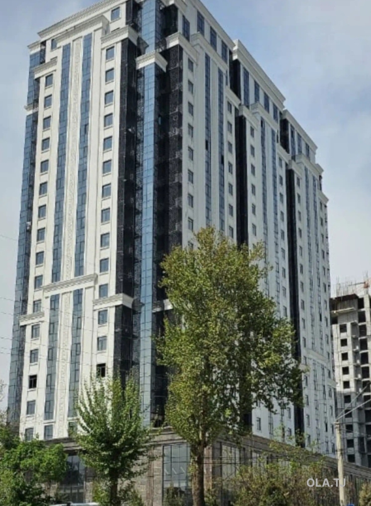 4 комнатная квартира, 18, 200 м²