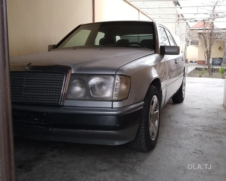 Mercedes-Benz W124,  1990