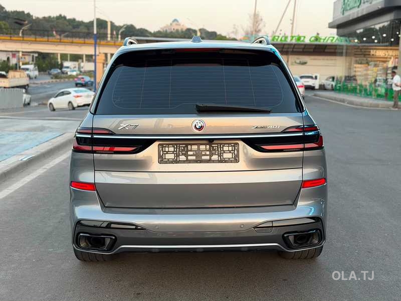 BMW X7,  2023