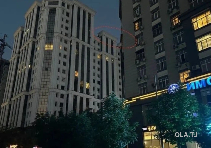 4 комнатная квартира, 16, 498 м²