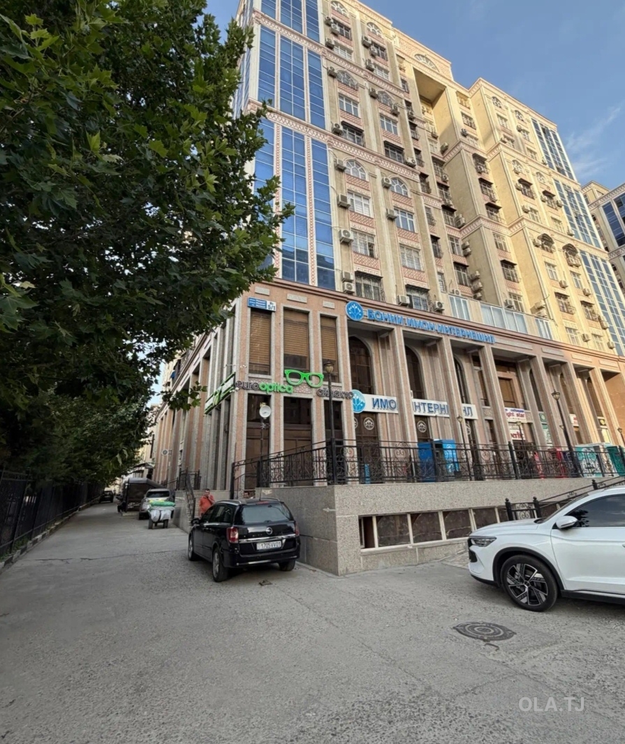 Офис в аренду, В бизнес-центре, 110 м²