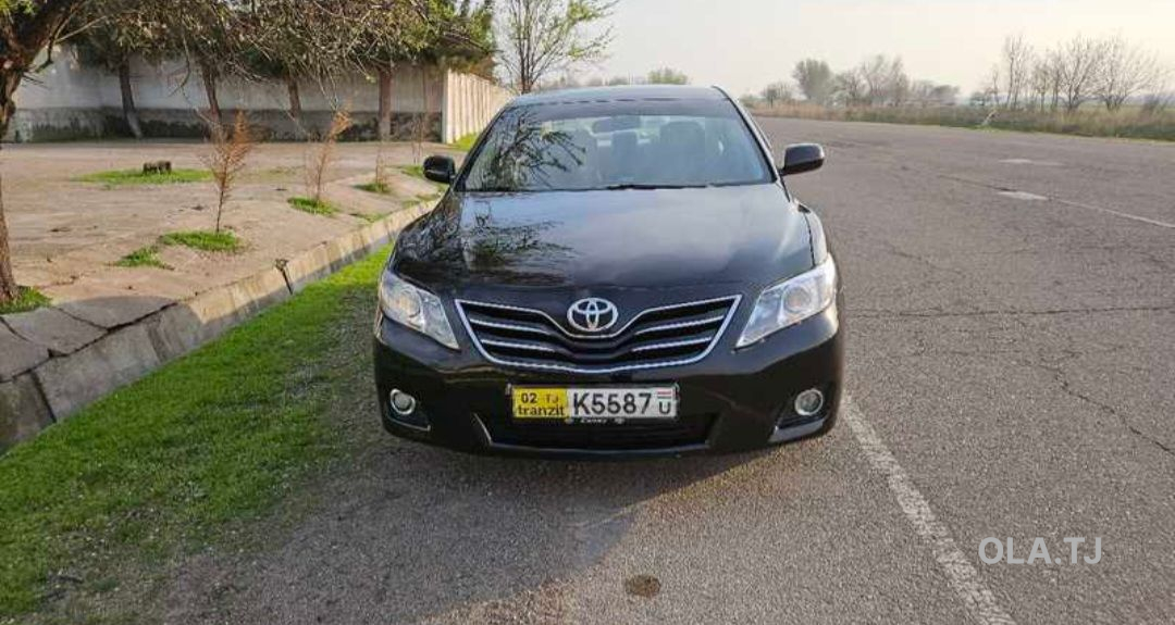 Toyota Camry,  90000