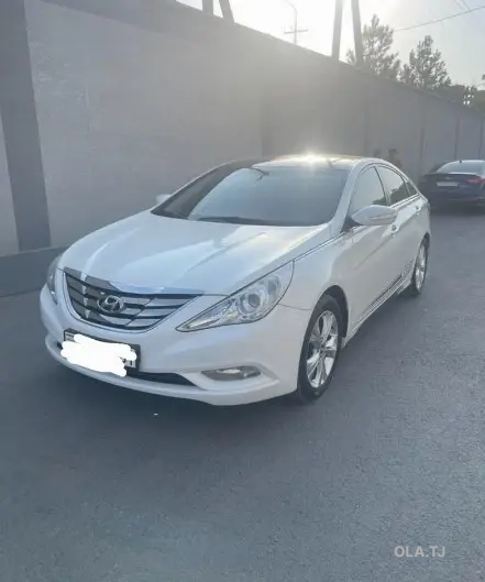Hyundai Sonata,  2010
