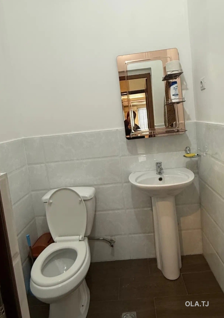 Офис на продажу, В жилом доме, 90 м²