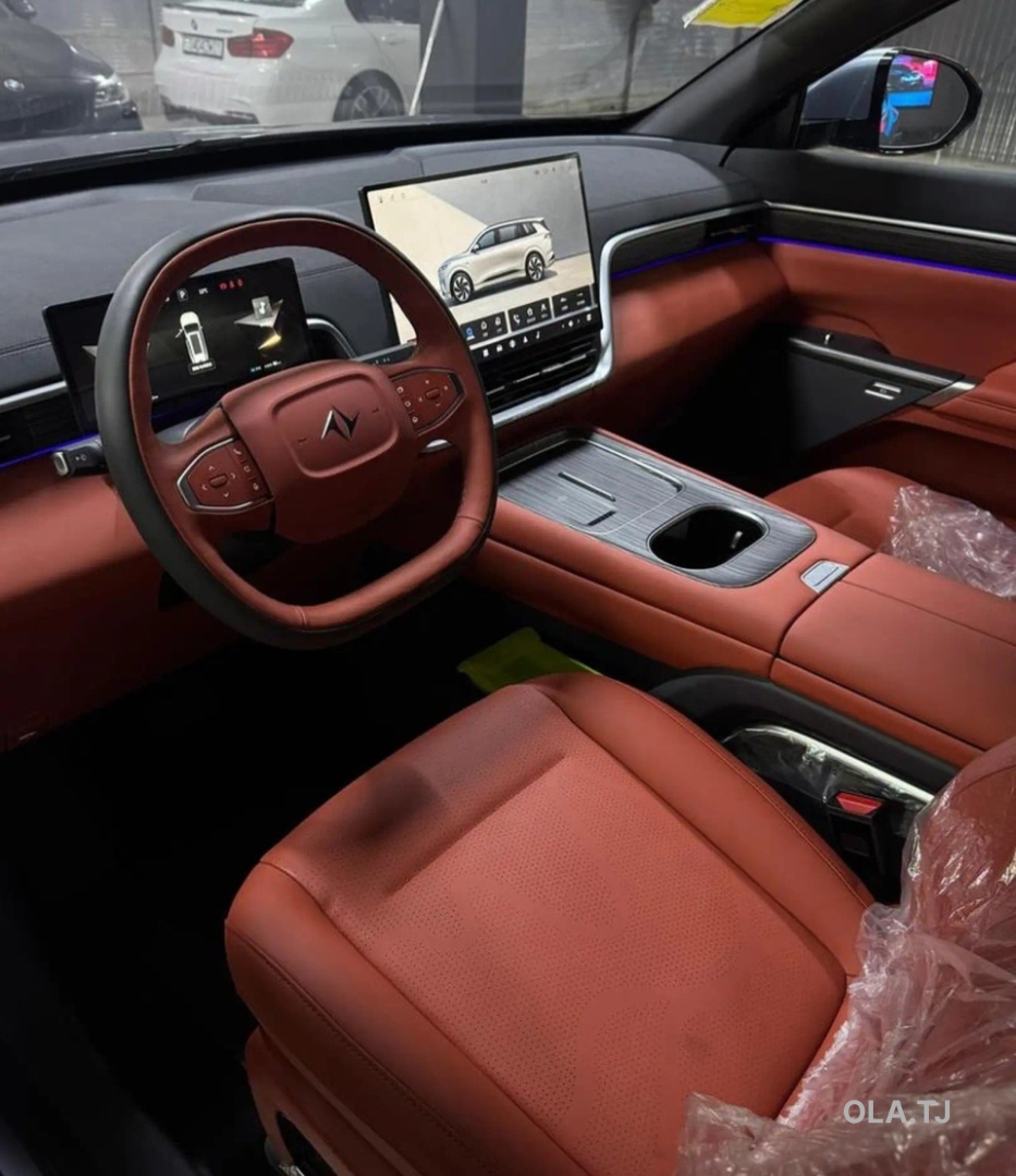 BYD Tang L,  2025