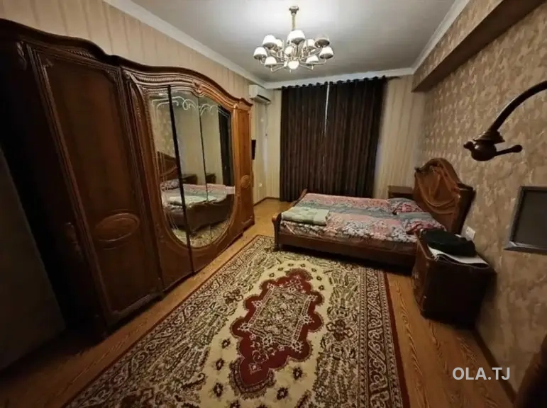 6 комнатная квартира, 1 этаж, 240 м²