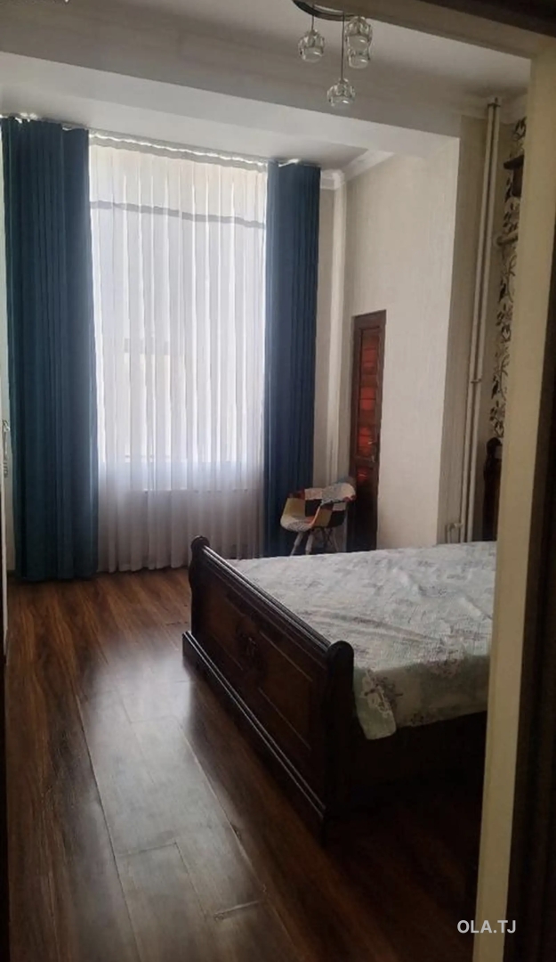 3 комнатная квартира, Цокольный этаж, 98 м²