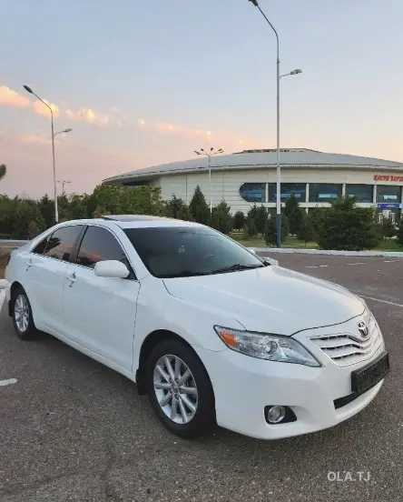 Toyota Camry,  2010