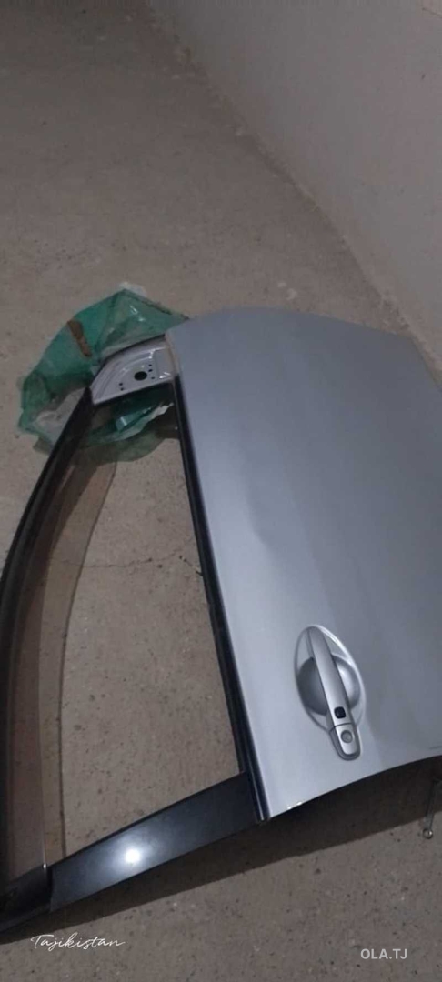 Дверь на Toyota Fielder