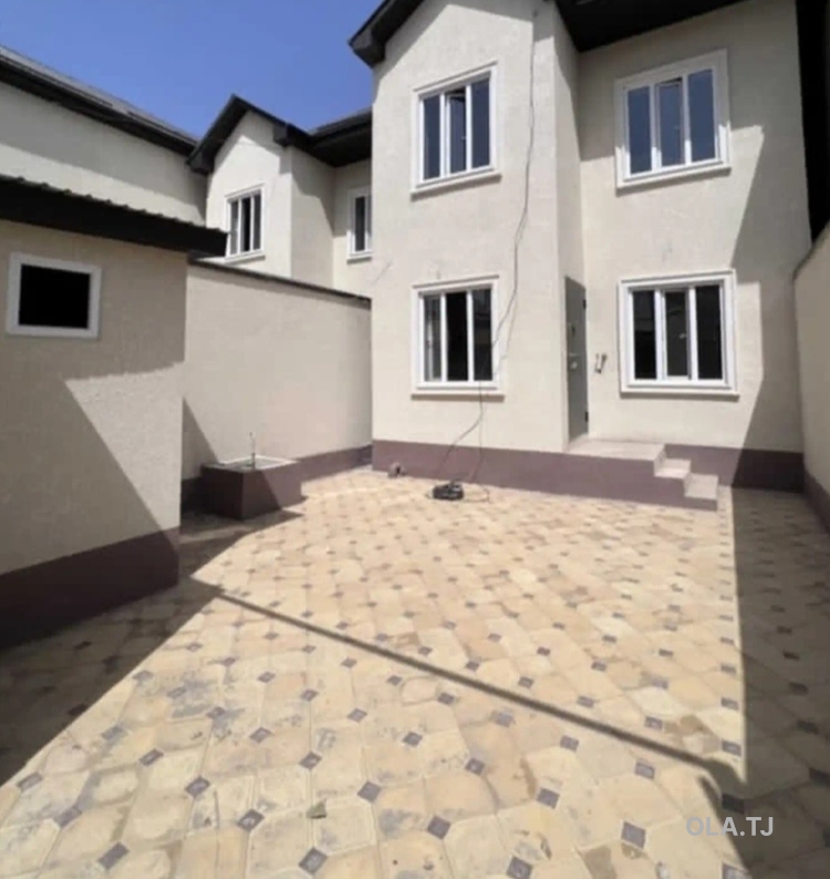 3 комнатная квартира, Цокольный этаж, 70 м²