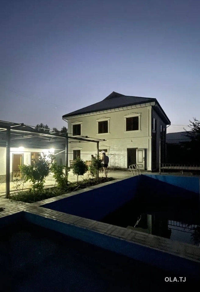 Дача 5 комнатная., 300 м²