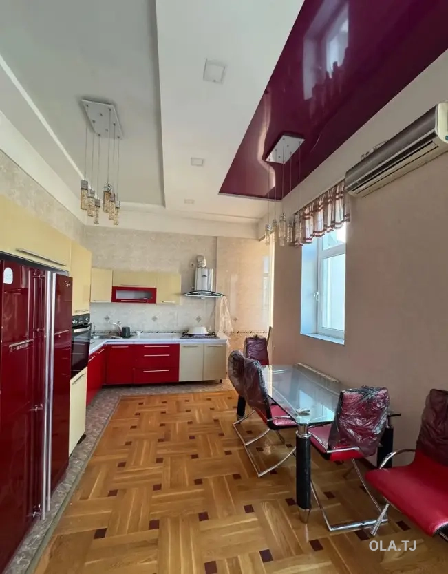 4 комнатная квартира, 5 этаж, 200 м²