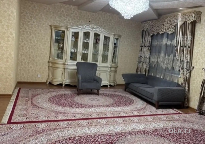 3 комнатная квартира, 3 этаж, 192 м²