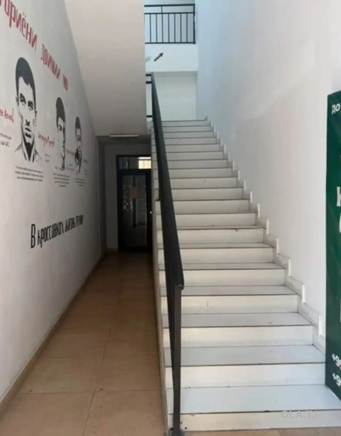 Офис в аренду, В бизнес-центре, 80 м²