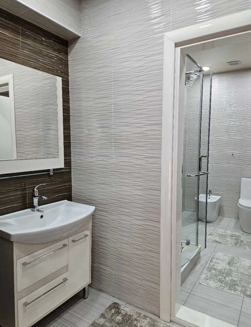 5 комнатная квартира, 4 этаж, 240 м²