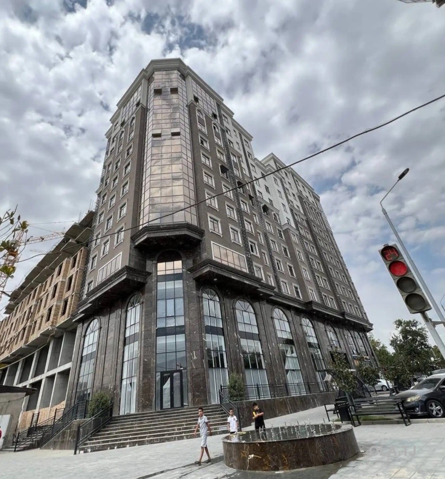 3 комнатная квартира, 8 этаж, 108 м²