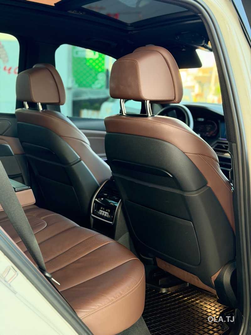 BMW X5,  2020
