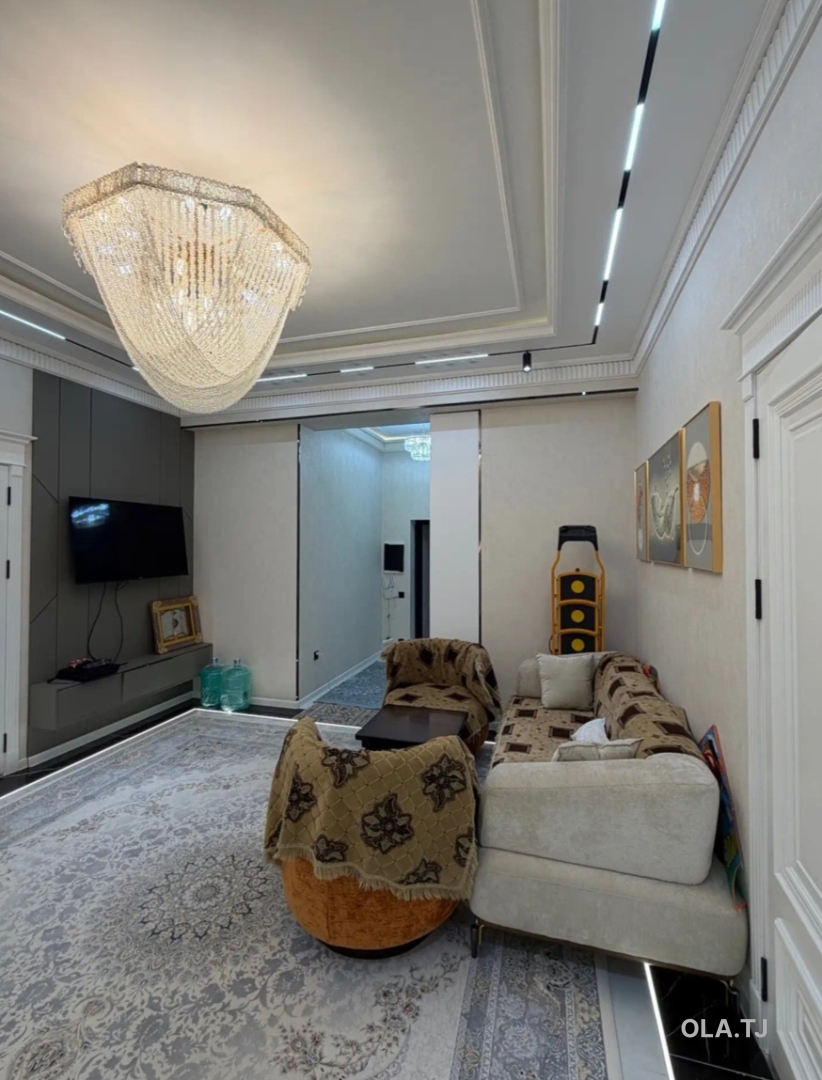 3 комнатная квартира, 2 этаж, 104 м²
