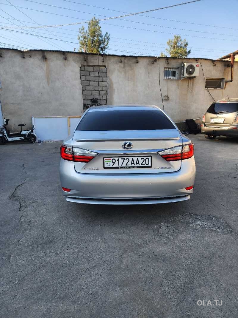 Lexus ES,  2017