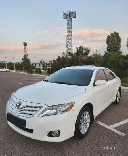 Toyota Camry,  2010