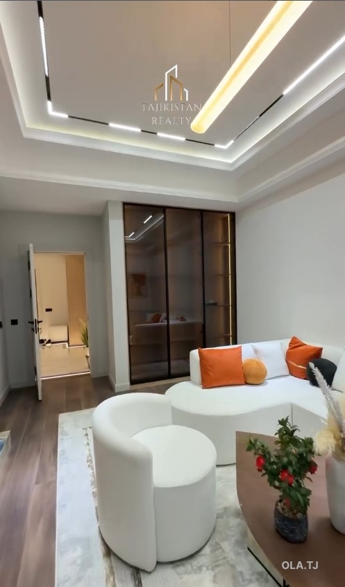 3 комнатная квартира, 18 этаж, 81 м²