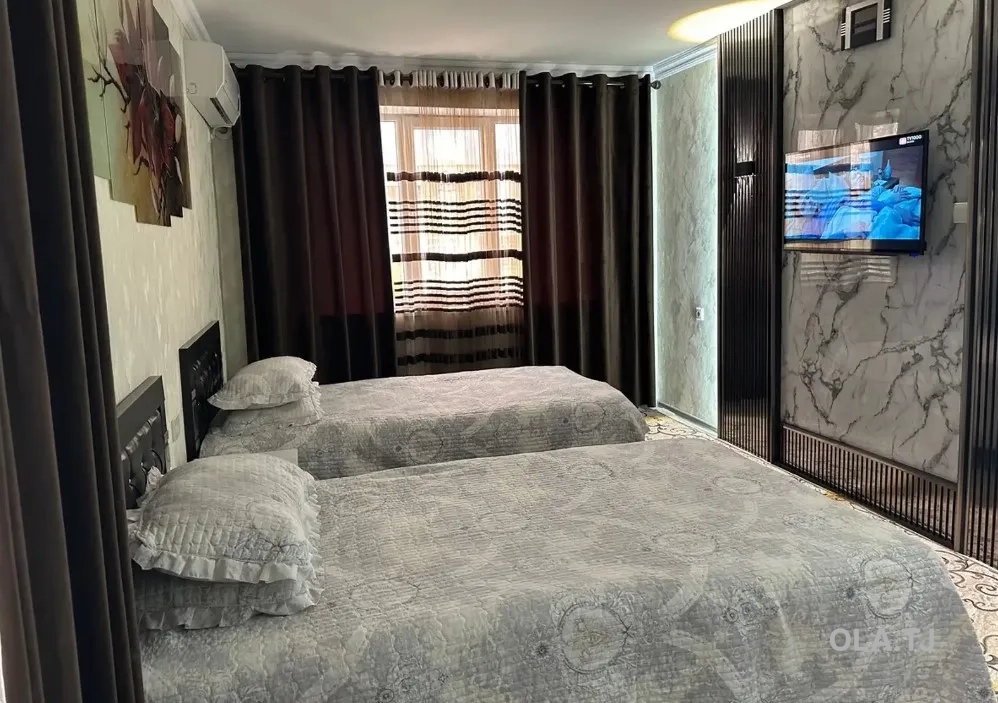 2 комнатная квартира,  этаж,