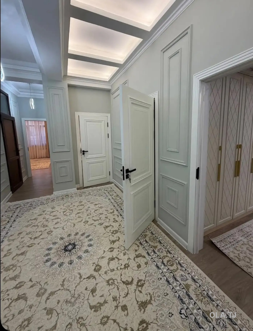 3 комнатная квартира, 5 этаж, 131 м²