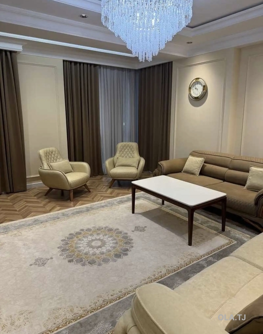 5 комнатная квартира, 4 этаж, 230 м²