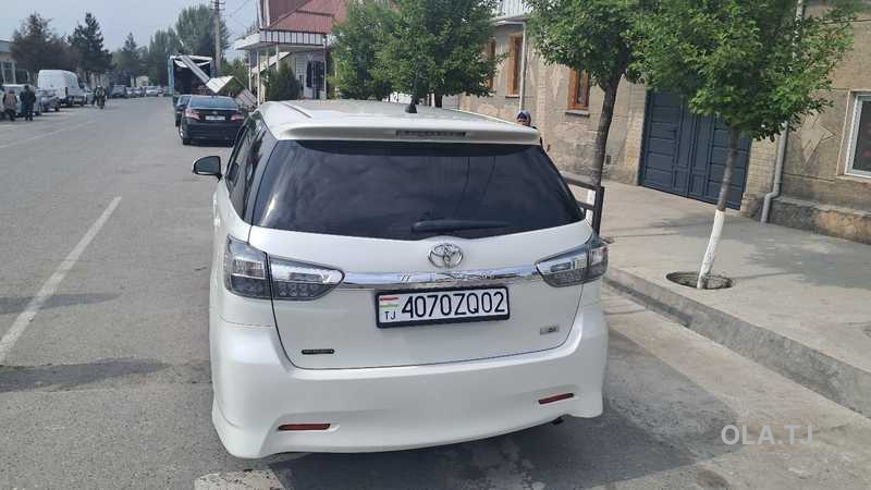 Toyota Wish,  2014