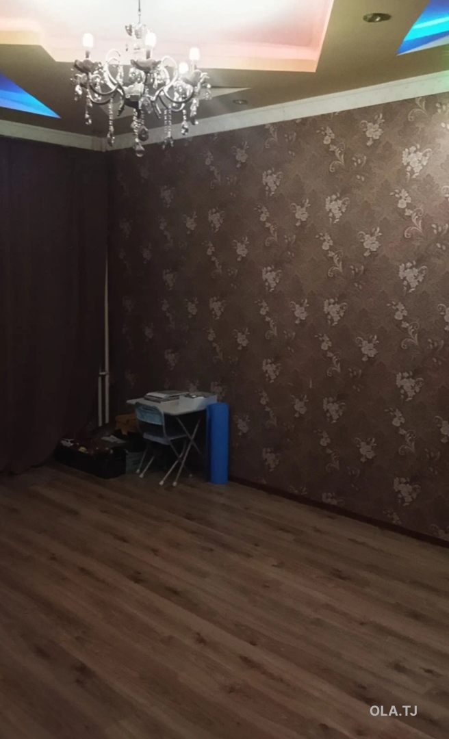 4 комнатная квартира, 1, 85 м²