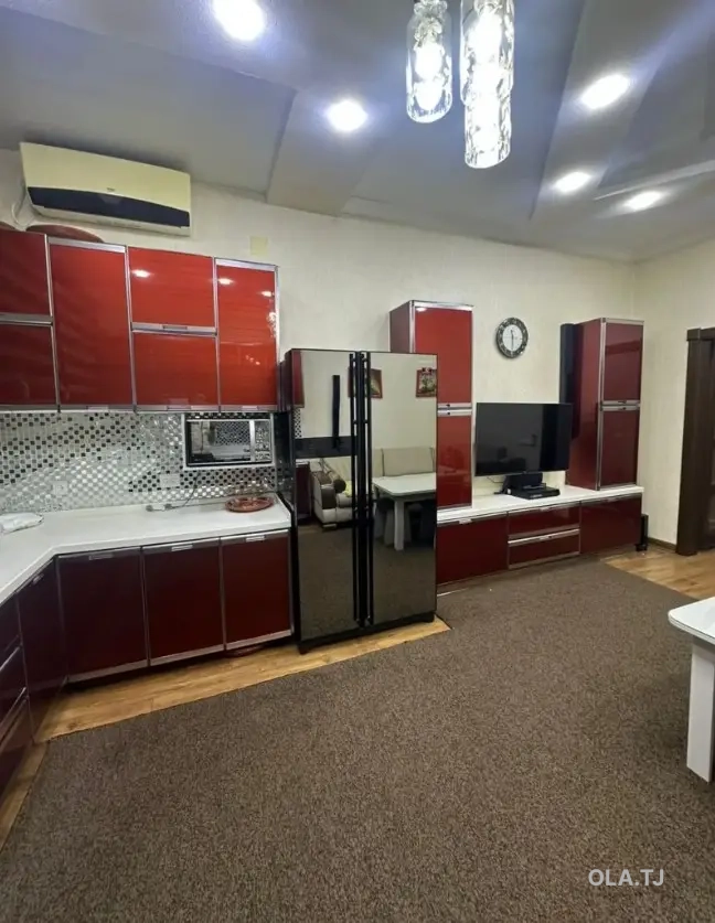 3 комнатная квартира,  этаж, 100 м²