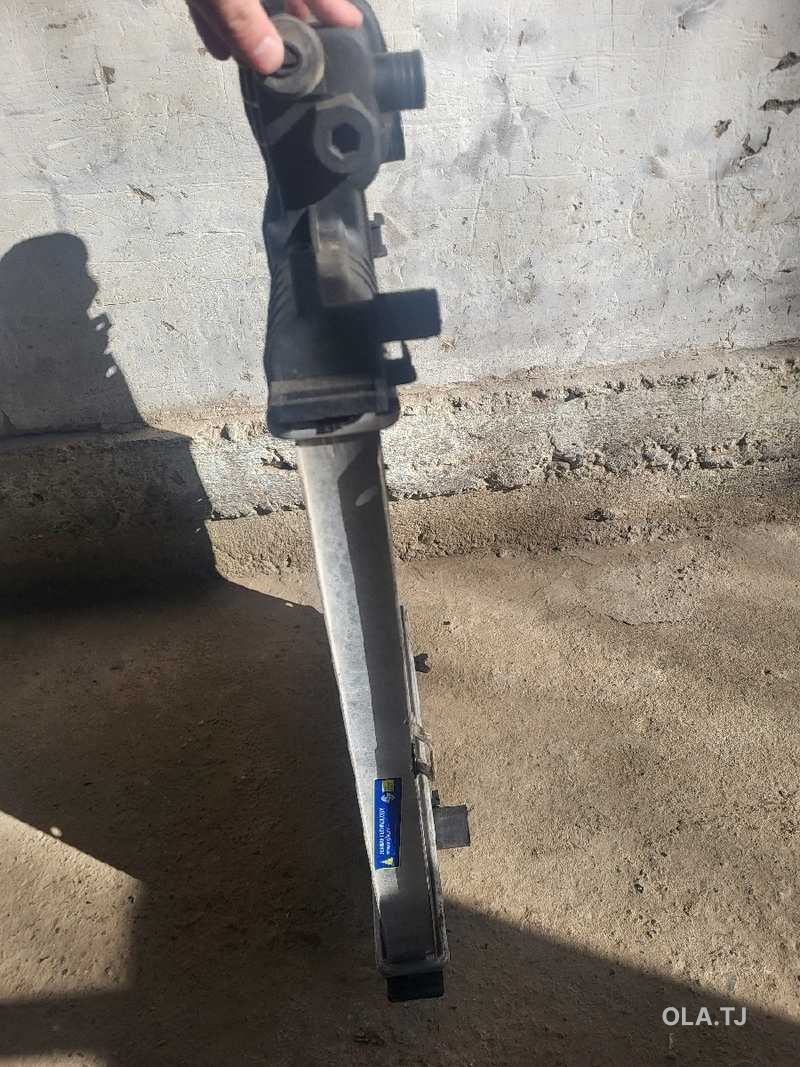 Радиатор BMW