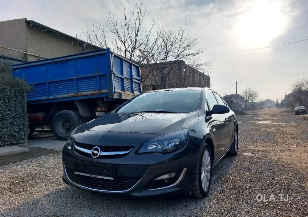 Opel Astra J,  2015