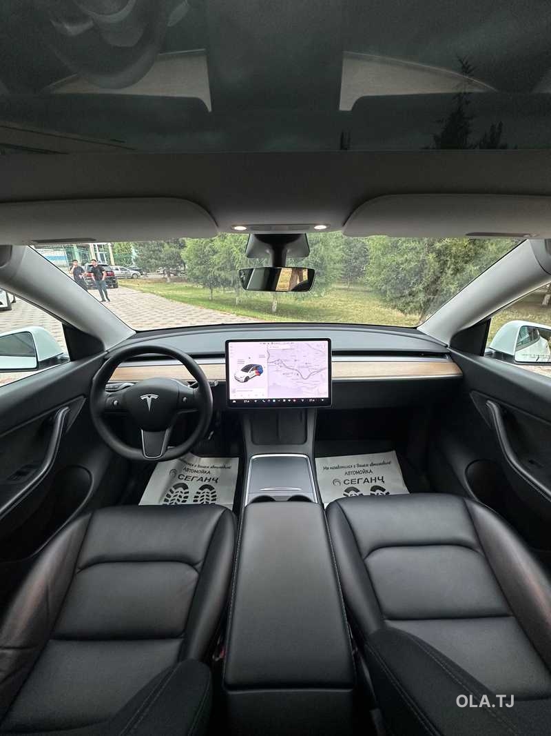 Tesla Model Y,  2022