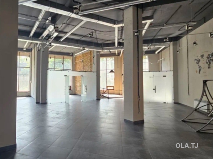 Офис в аренду, В жилом доме, 700 м²