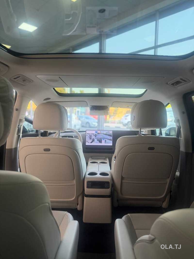 Li Auto (Lixiang) i8,  2025