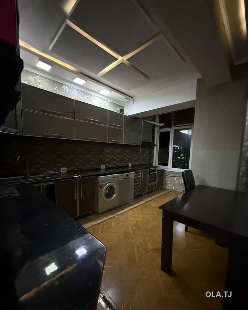 3 комнатная квартира, 9 этаж, 110 м²