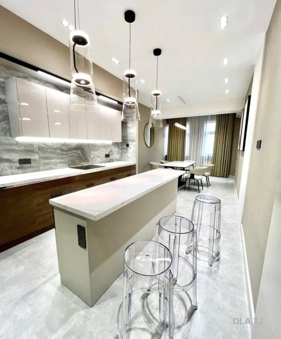 3 комнатная квартира, 6 этаж, 150 м²