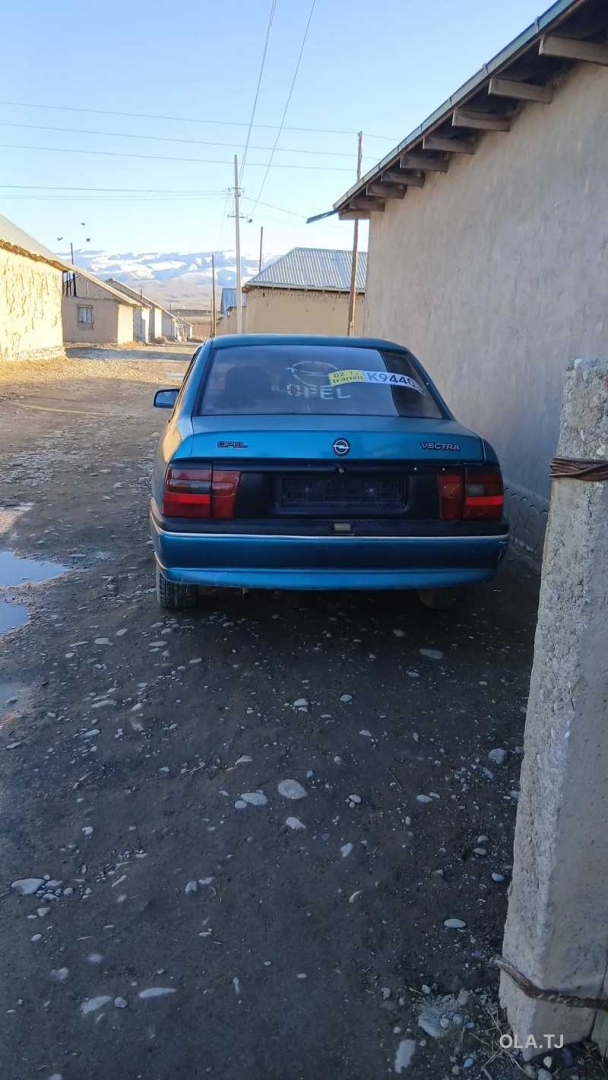 Opel Vectra A,  1993