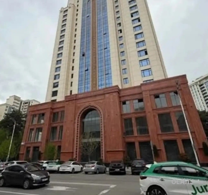 Офис в аренду, В бизнес-центре, 140 м²
