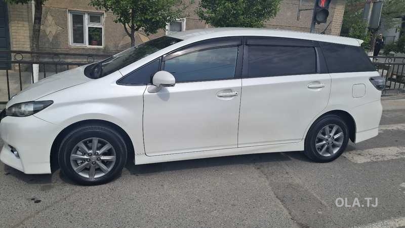 Toyota Wish,  2014