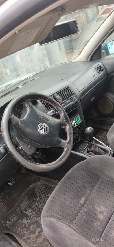 Volkswagen Golf,  1999