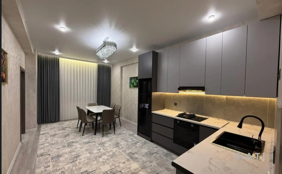 4 комнатная квартира, 8, 98 м²