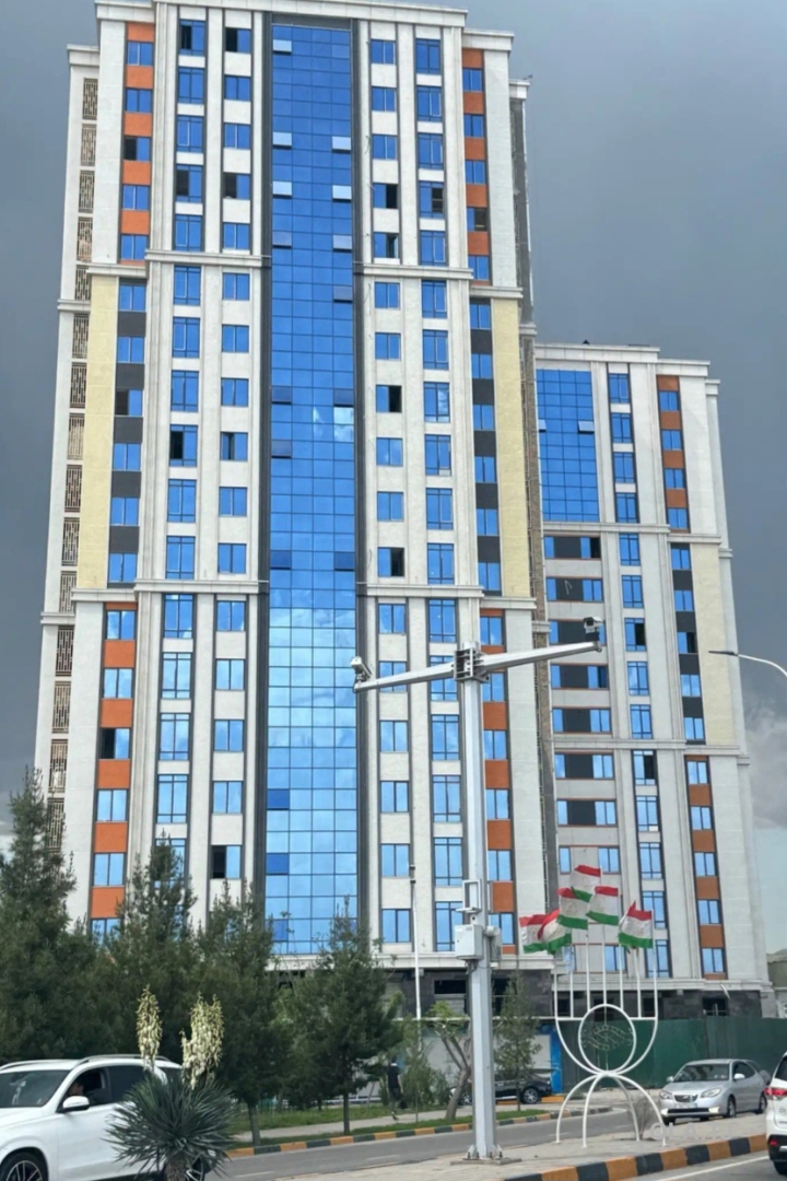 3 комнатная квартира, 12 этаж, 142 м²
