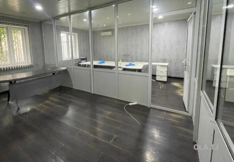 Офис на продажу, В бизнес-центре, 370 м²