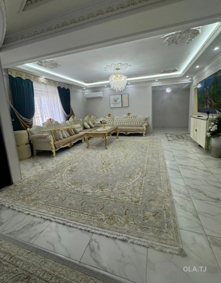 6 комнатная квартира, 3 этаж, 194 м²