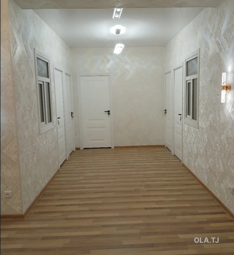 4 комнатная квартира, 8, 95 м²