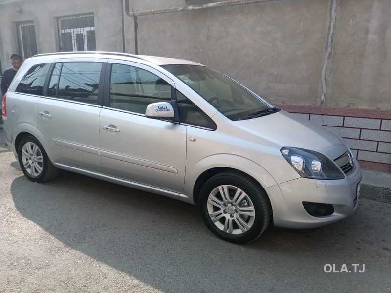 Opel Zafira,  2011