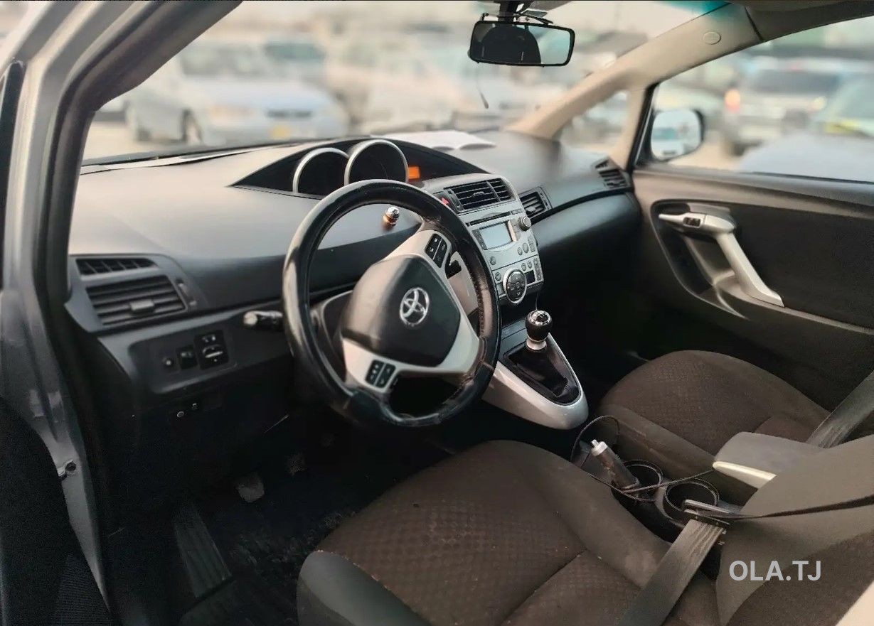 Toyota Verso,  2012